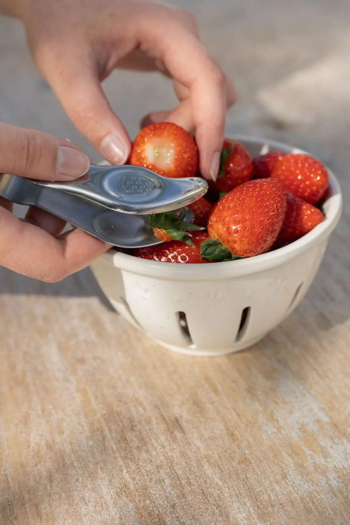 Aardbei- ontkroner met tandjes, roestvrij staal