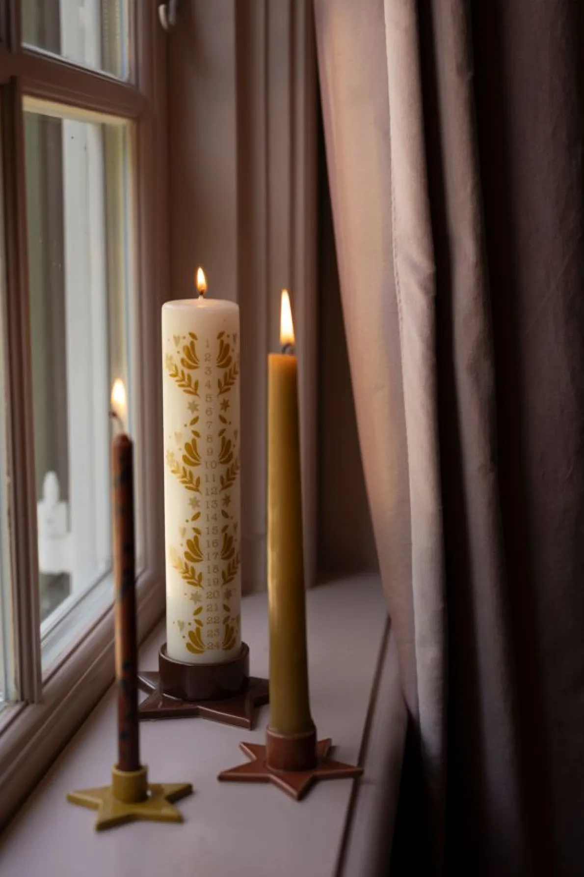 Kandelaar voor dinerkaars, porselein, ster, bruin