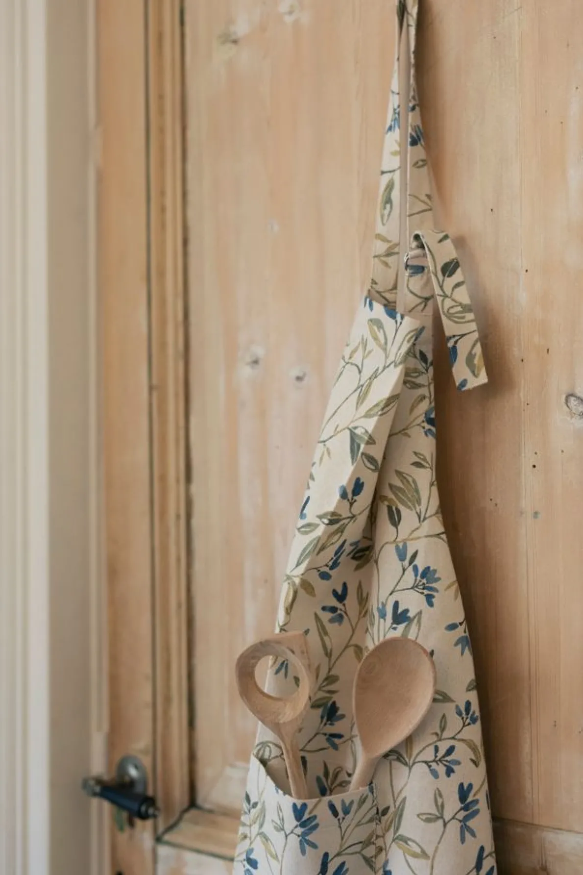 Keukenschort, GOTS bio-katoen, winterbloesem blauw