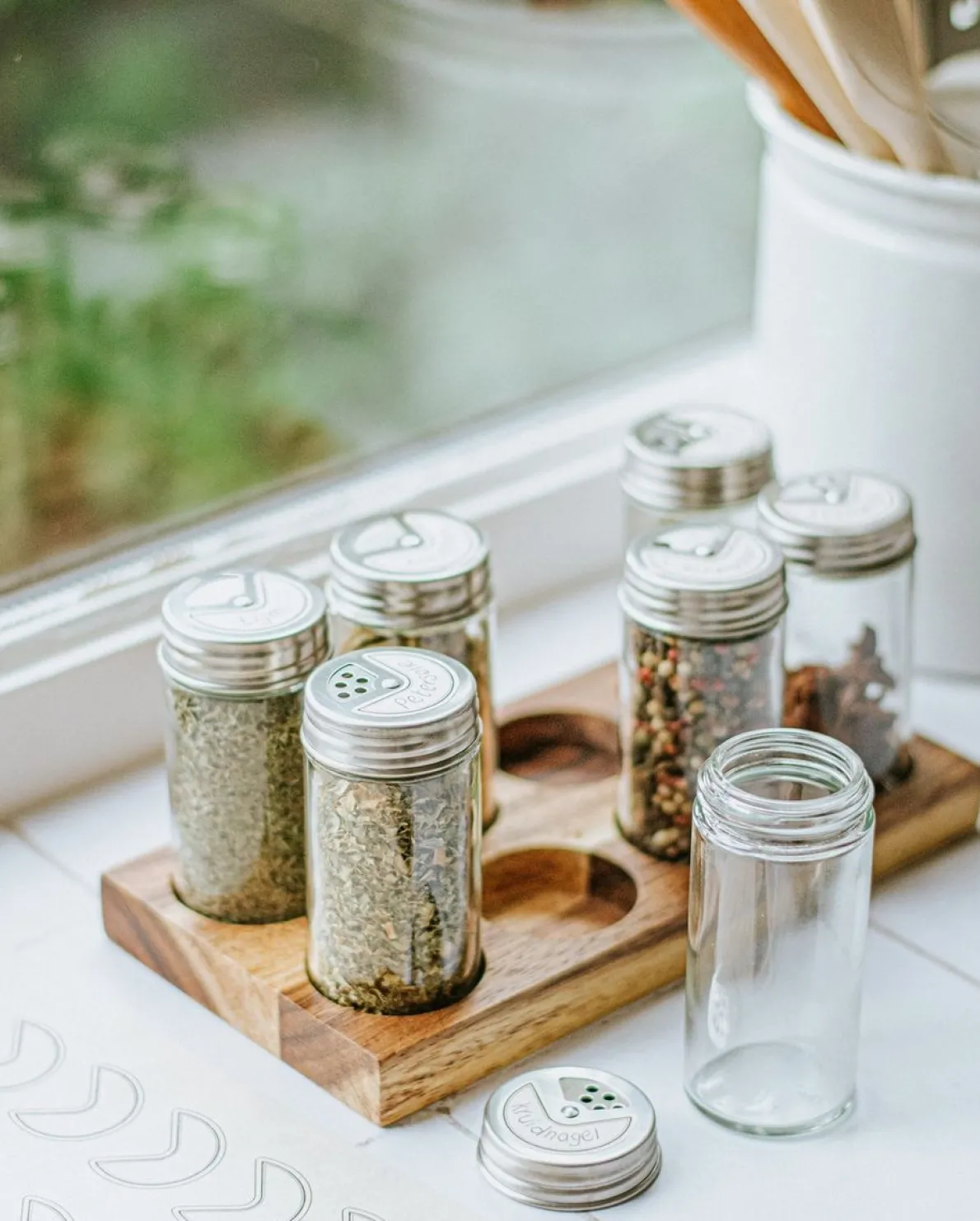 Plankje voor kruidenpotjes, acaciahout