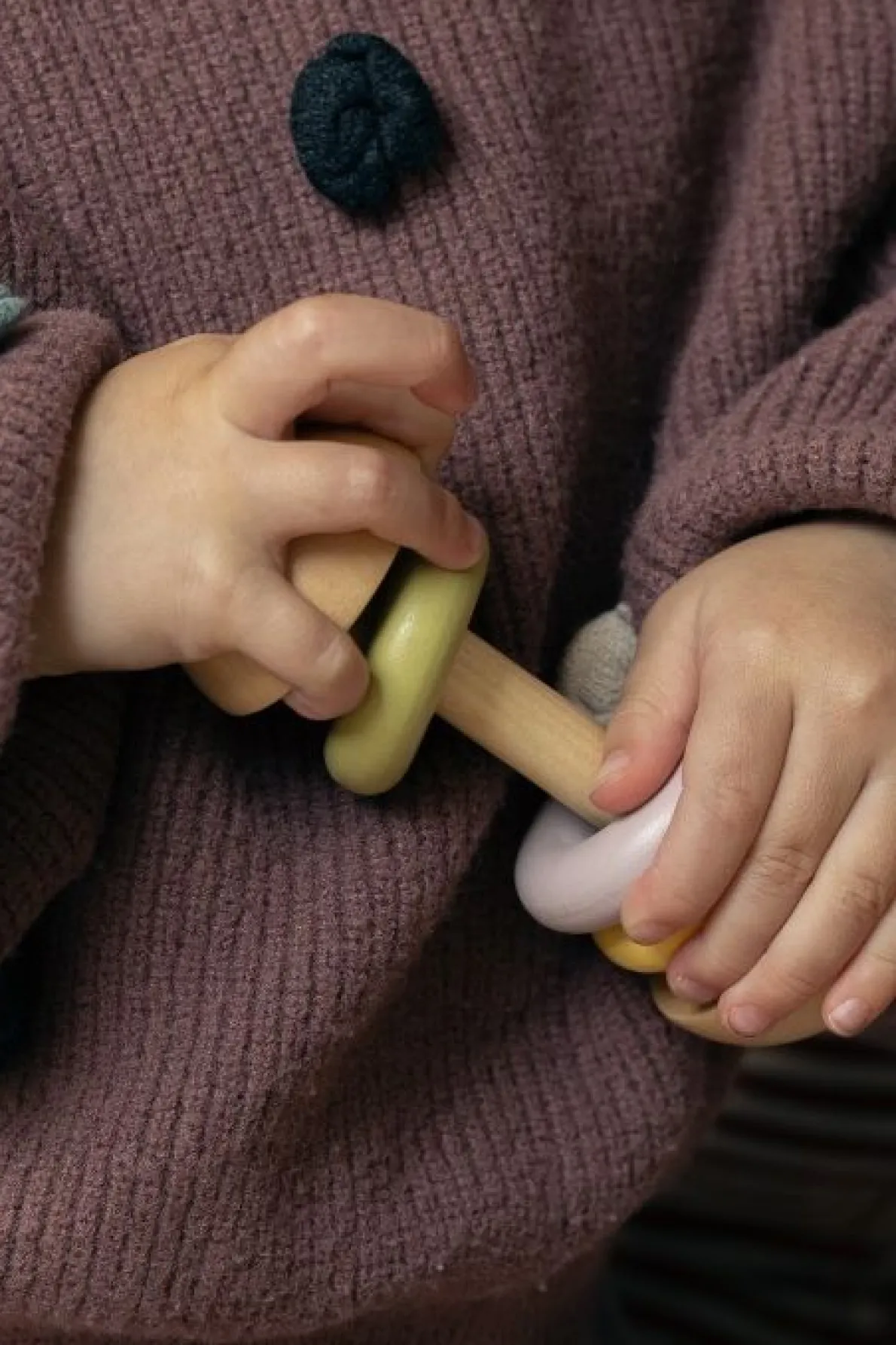 Rammelaar staaf met ringen, hout