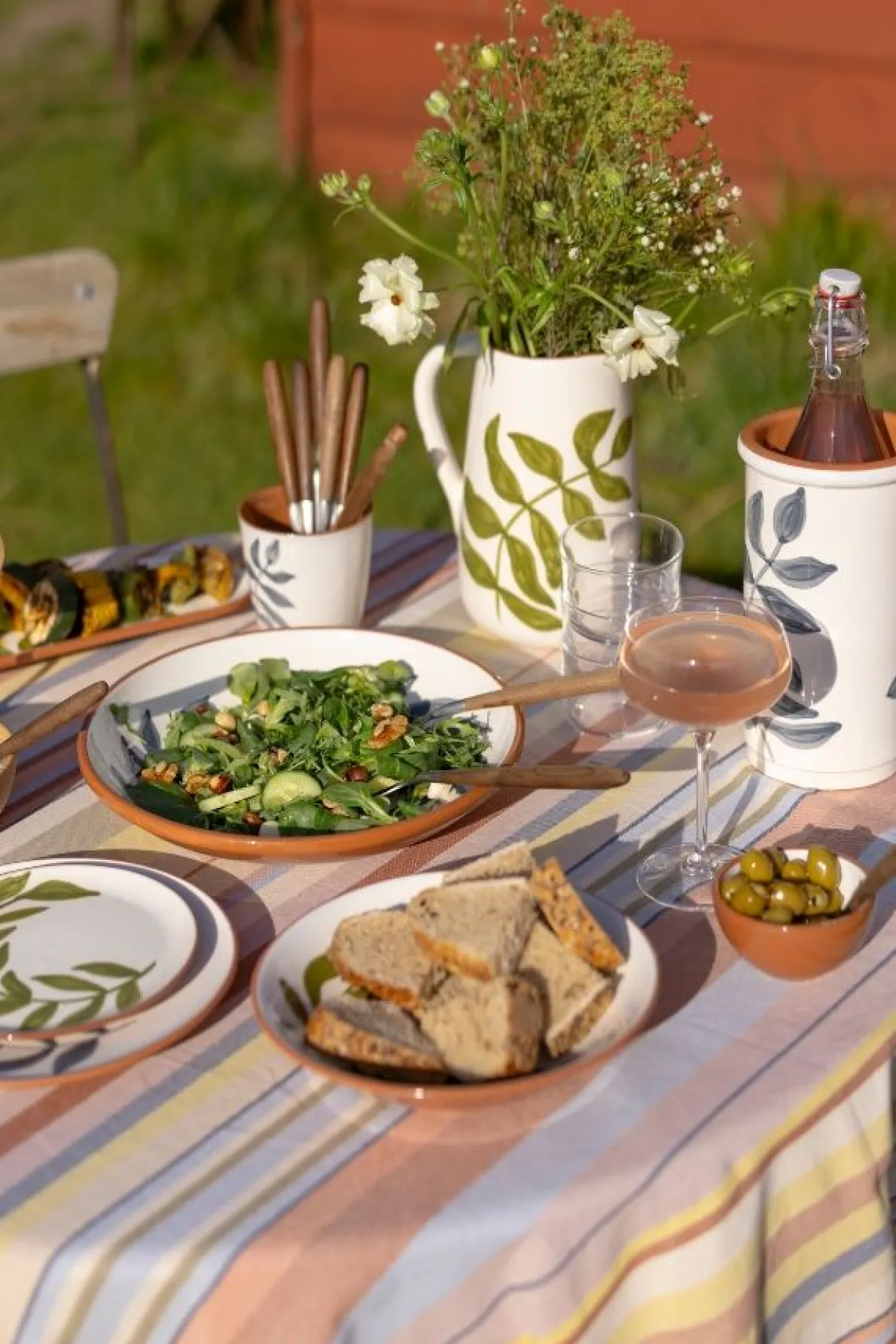 Serveerschaal, terracotta, blauw blad, 28,5 x 5 cm